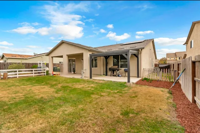 $495,000 | 203 River Pointe Drive, Waterford, CA 95386