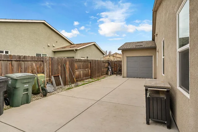 $495,000 | 203 River Pointe Drive, Waterford, CA 95386