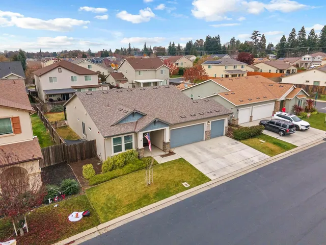 $495,000 | 203 River Pointe Drive, Waterford, CA 95386