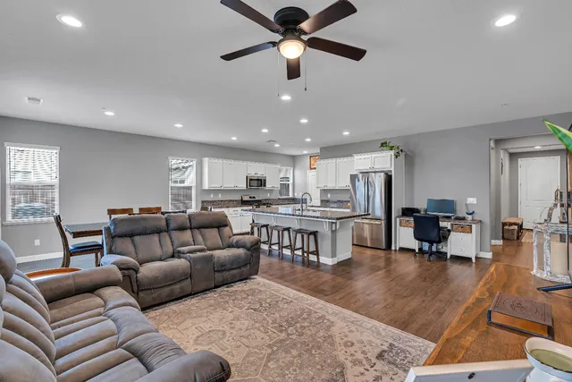 $495,000 | 203 River Pointe Drive, Waterford, CA 95386