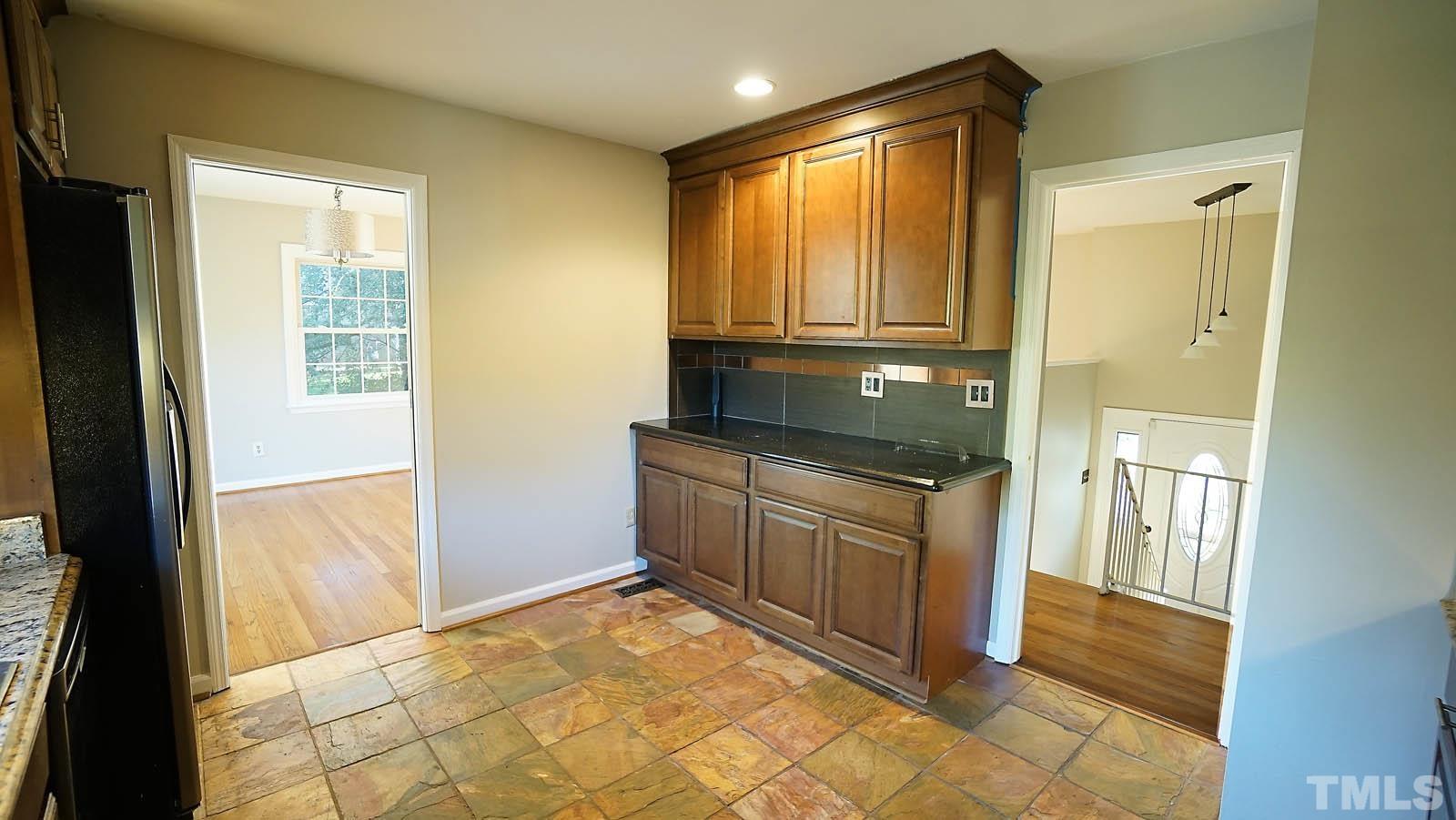 406 Snelling Road Raleigh, NC 27609 - Photo 8 of 22 Gallery Image 8