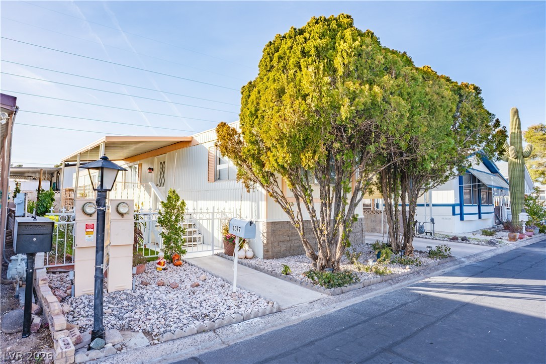 4577 Royal Ridge Boulevard, Unit 131 Las Vegas, NV 89103 - Photo 1 of 26