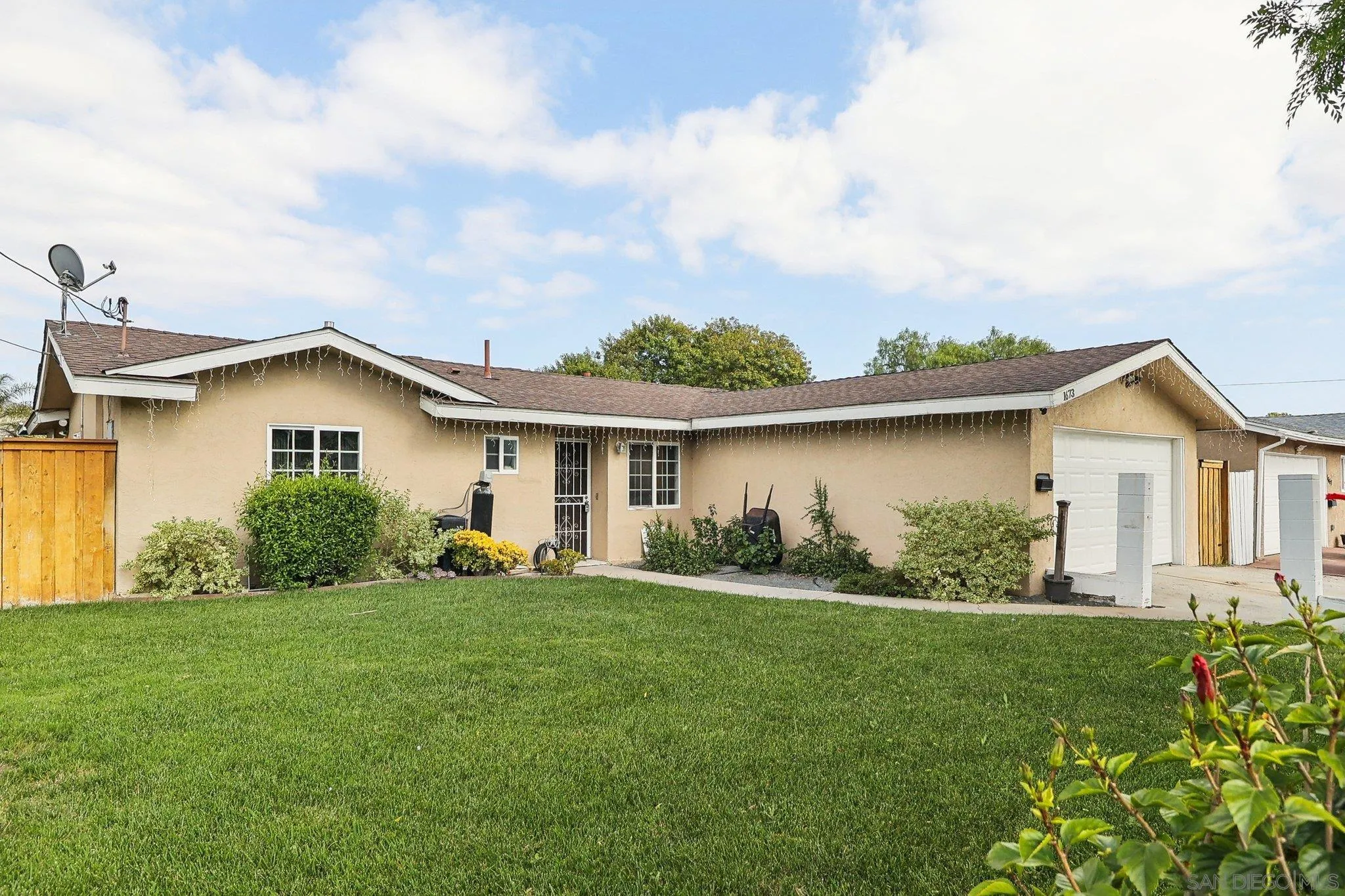 front view of house with a yard
