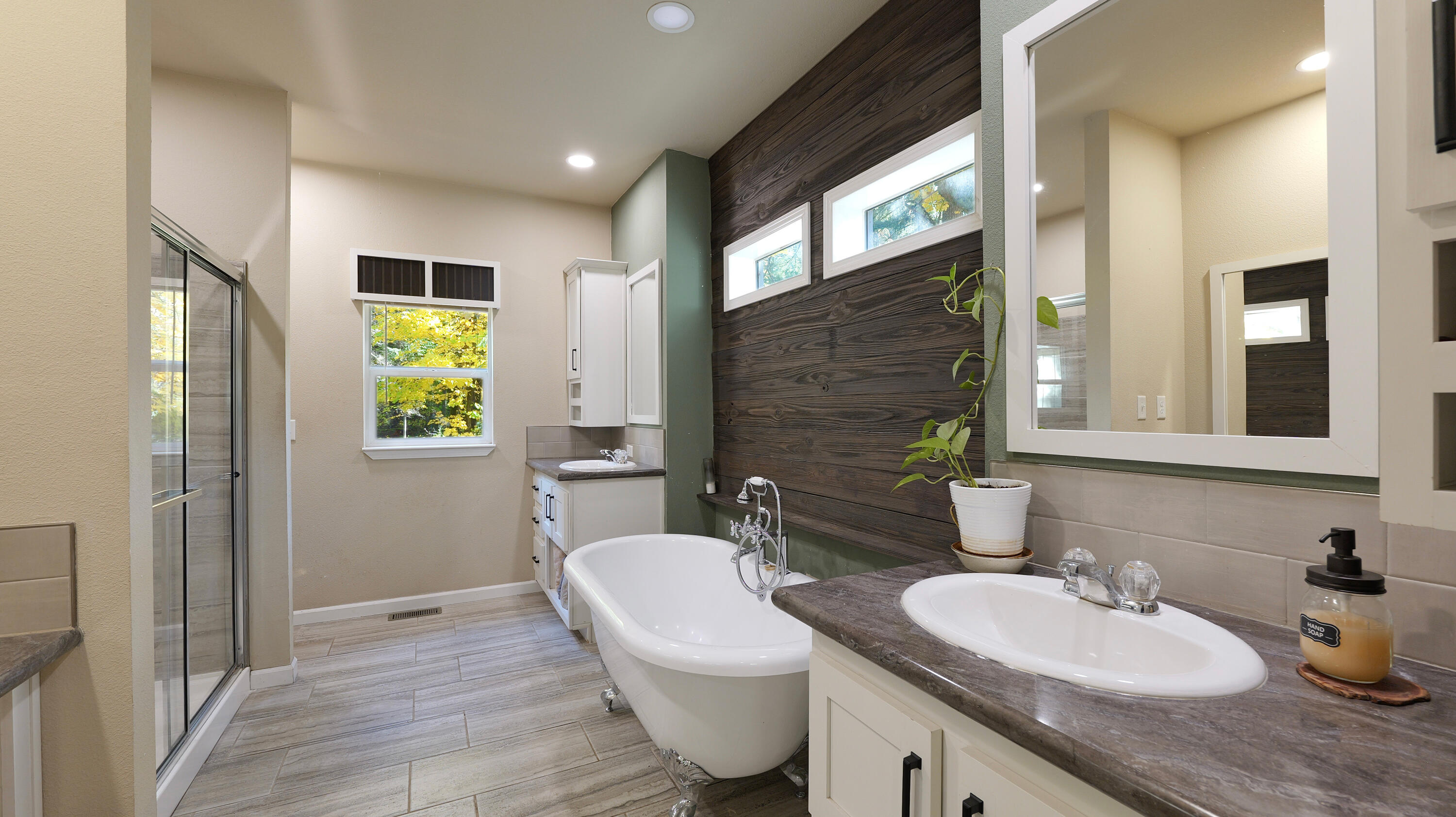 52 Dodes Creek Road Trail, OR 97541 - Photo 45 of 110 Primary Bathroom