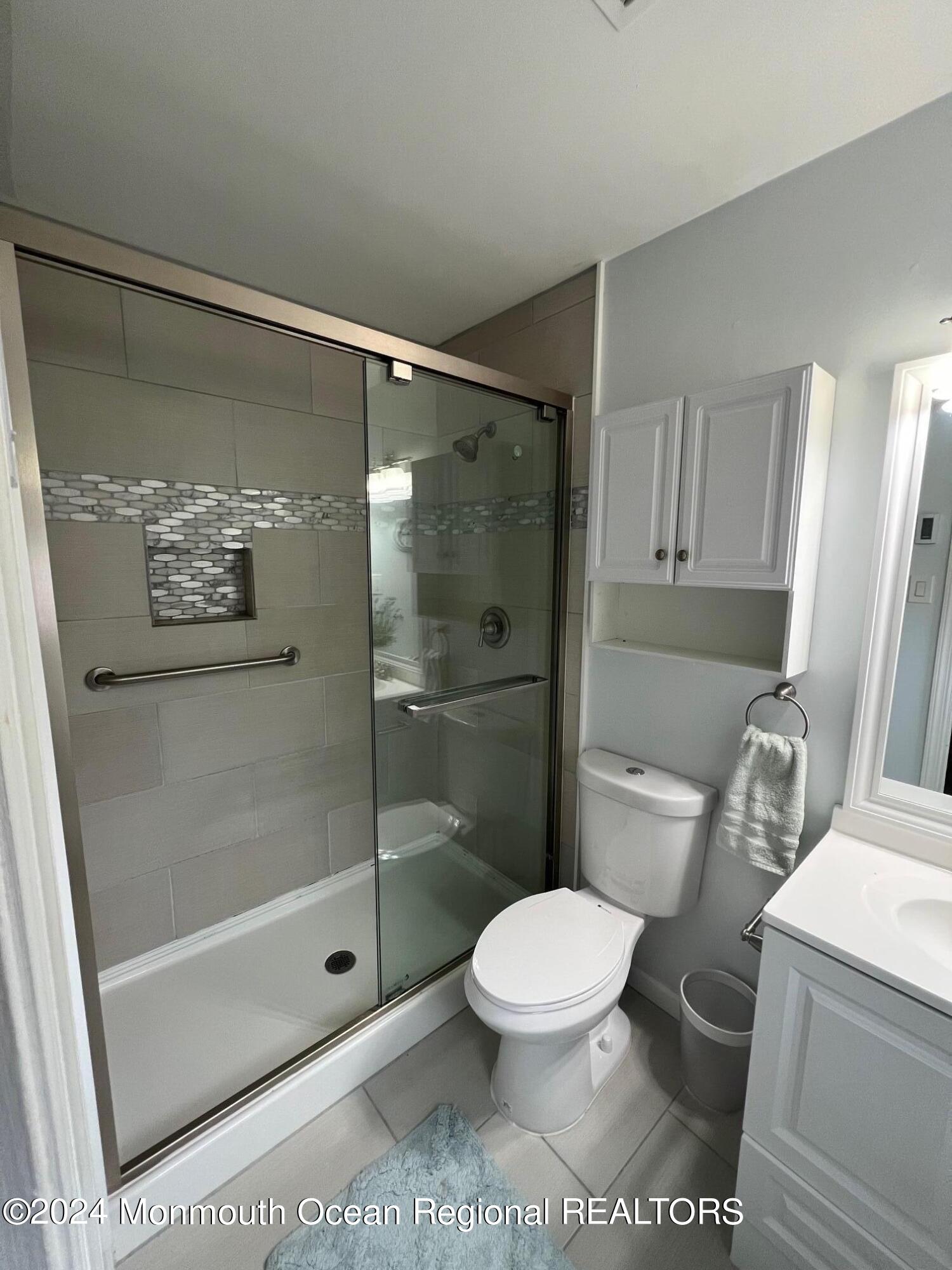 21 Abbey Road Brick, NJ 08723 - Photo 11 of 26 Bathroom Shower