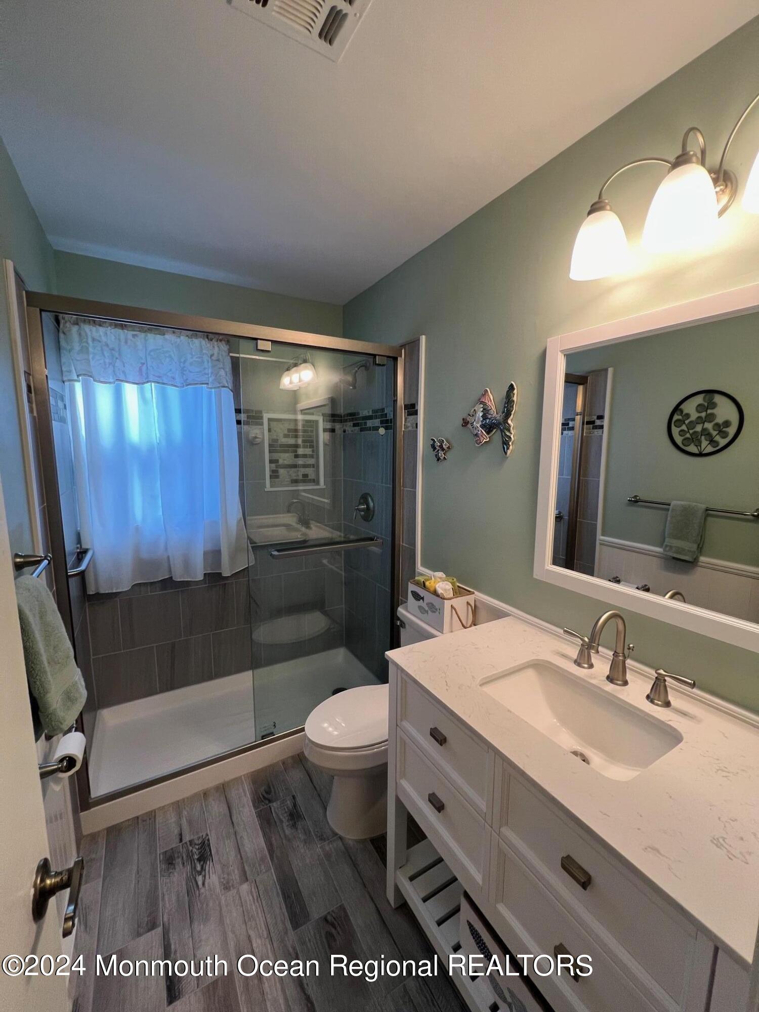 21 Abbey Road Brick, NJ 08723 - Photo 15 of 26 Bathroom2