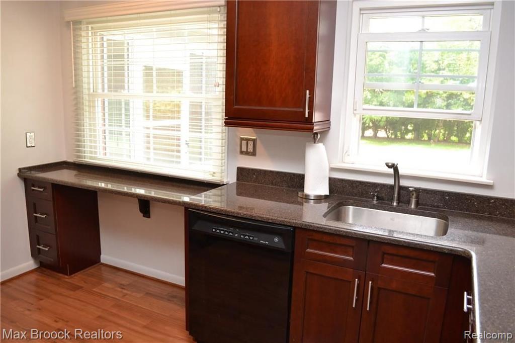 15830 Reedmere Avenue Beverly Hills, MI 48025 - Photo 9 of 20
