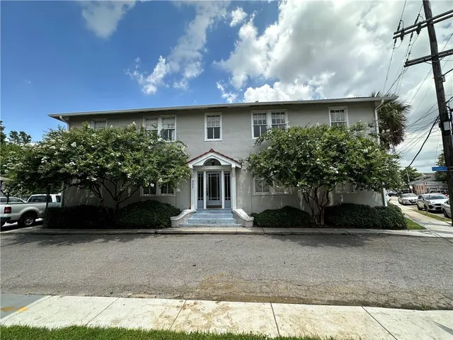 $1,350 | 902 Stewart Court, Unit D, New Orleans, LA 70119