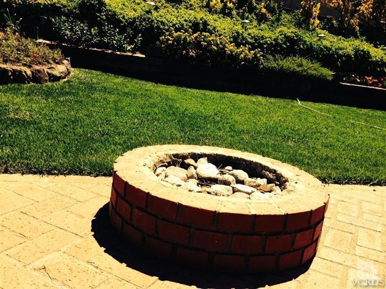 4368 Laurelhurst Road Moorpark, CA 93021 - Photo 19 of 28 a view of a bird bath