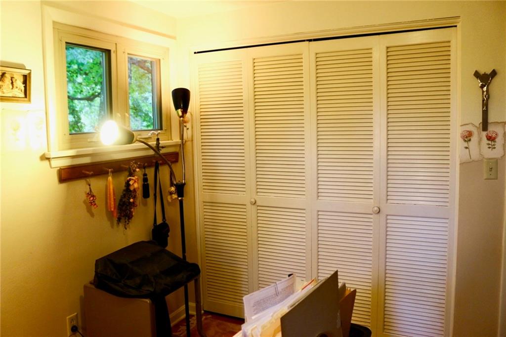 241 McKinney Road Wexford, PA 15090 - Photo 18 of 25 Bedroom #4, currently being used as a office. 2 windows & deep closet.