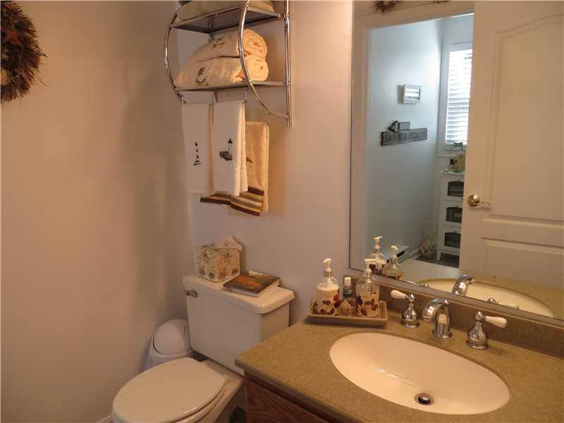 89 Quannacut Road, Unit 89B Westerly, RI 02891 - Photo 15 of 25 Bathroom. first floor full bath