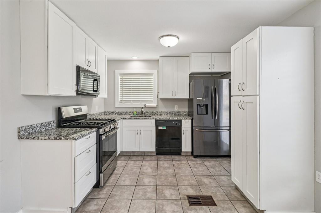 217 Pine Street Aledo, TX 76008 - Photo 13 of 38