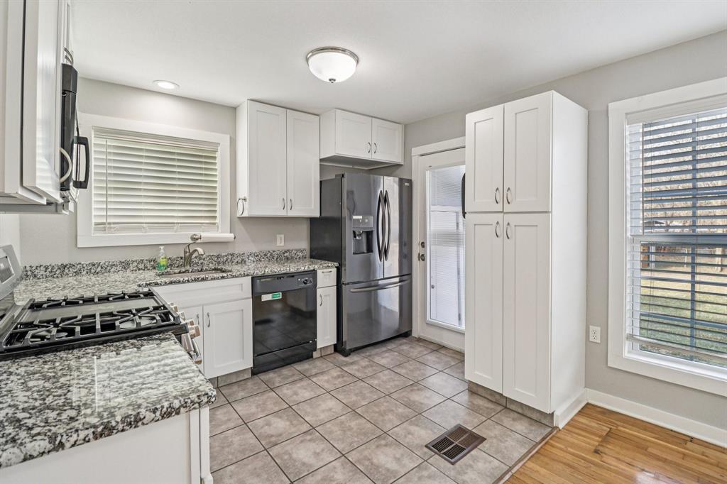 217 Pine Street Aledo, TX 76008 - Photo 14 of 38