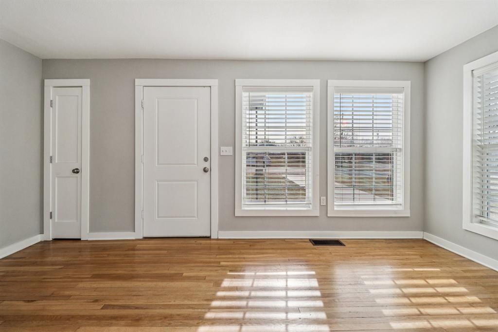 217 Pine Street Aledo, TX 76008 - Photo 5 of 38