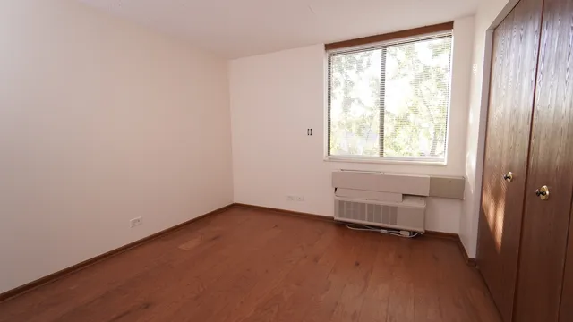 $172,000 | 75 Kristin Circle, Unit 516, Schaumburg, IL 60195