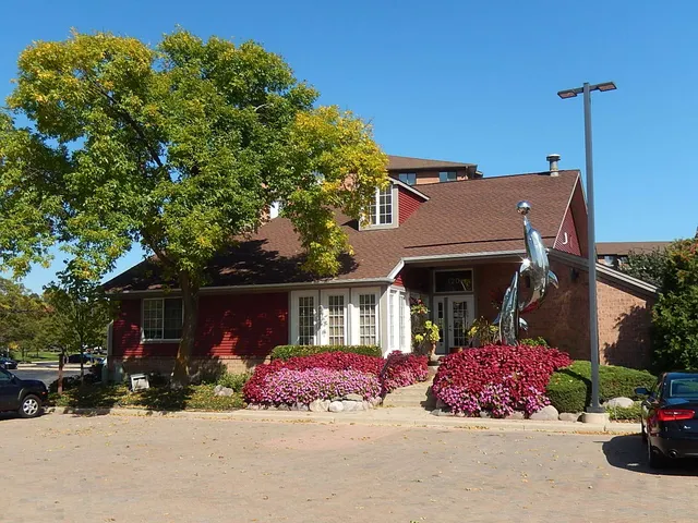 $172,000 | 75 Kristin Circle, Unit 516, Schaumburg, IL 60195