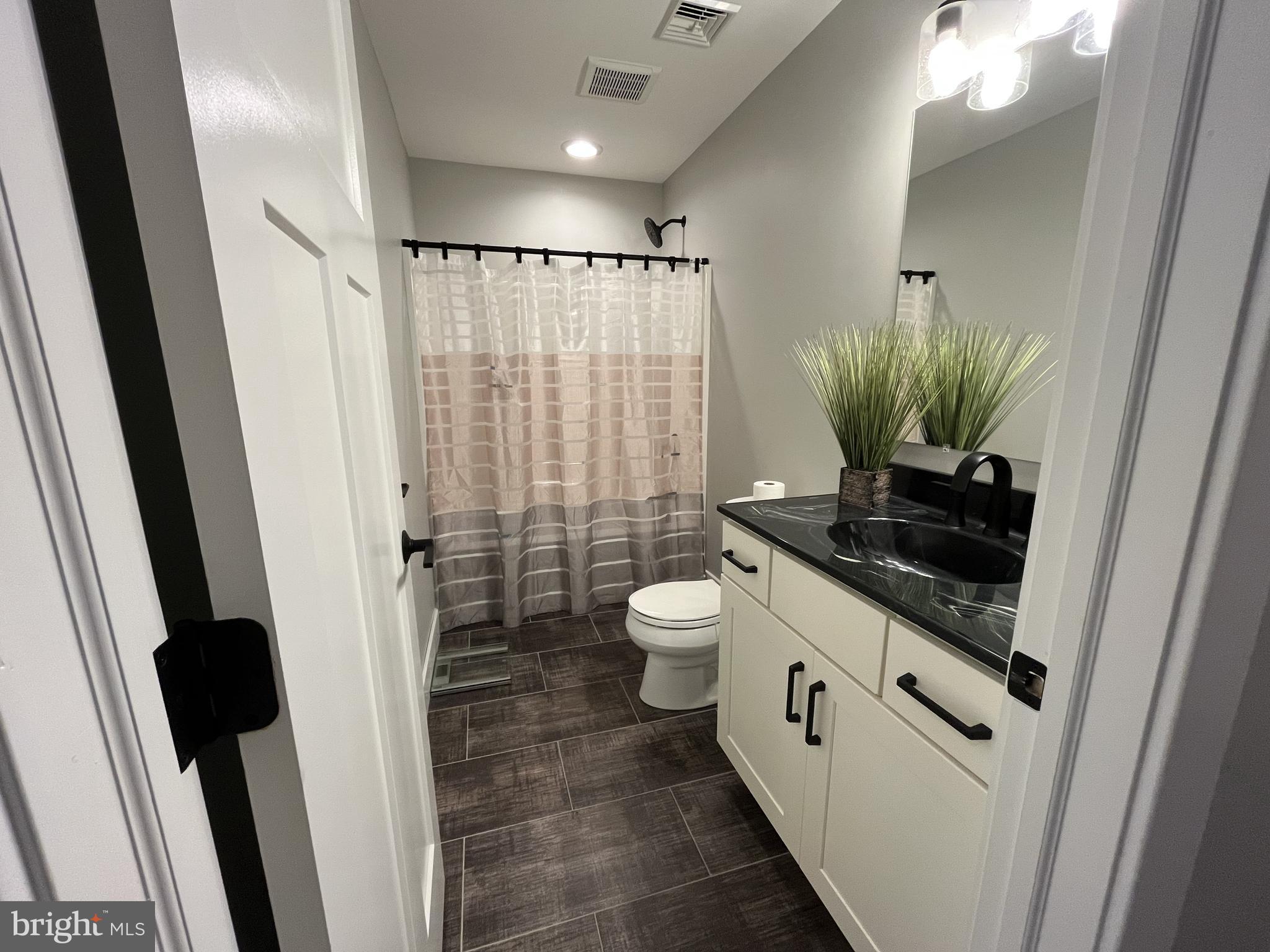 148 Five Points Road Mertztown, PA 19539 - Photo 21 of 29 Second Full Upstairs Bath