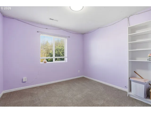 a view of empty room with window