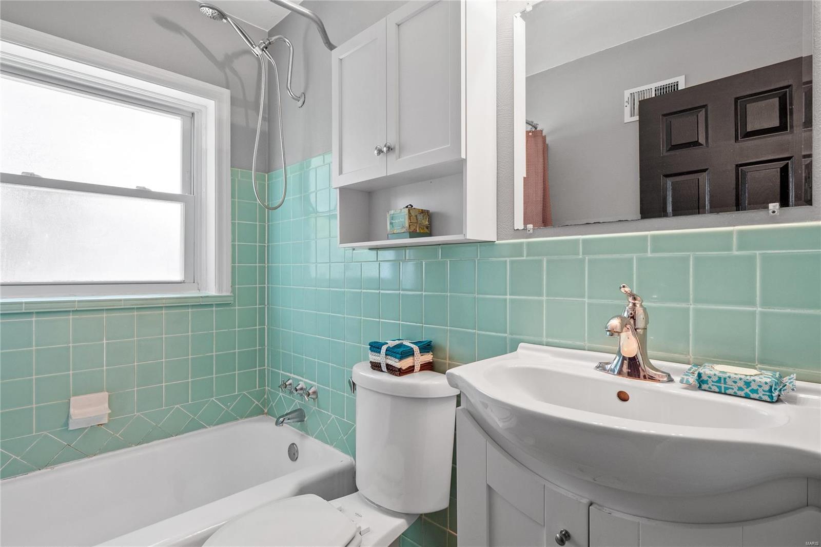 3389 Adie Road St. Ann, MO 63074 - Photo 15 of 31