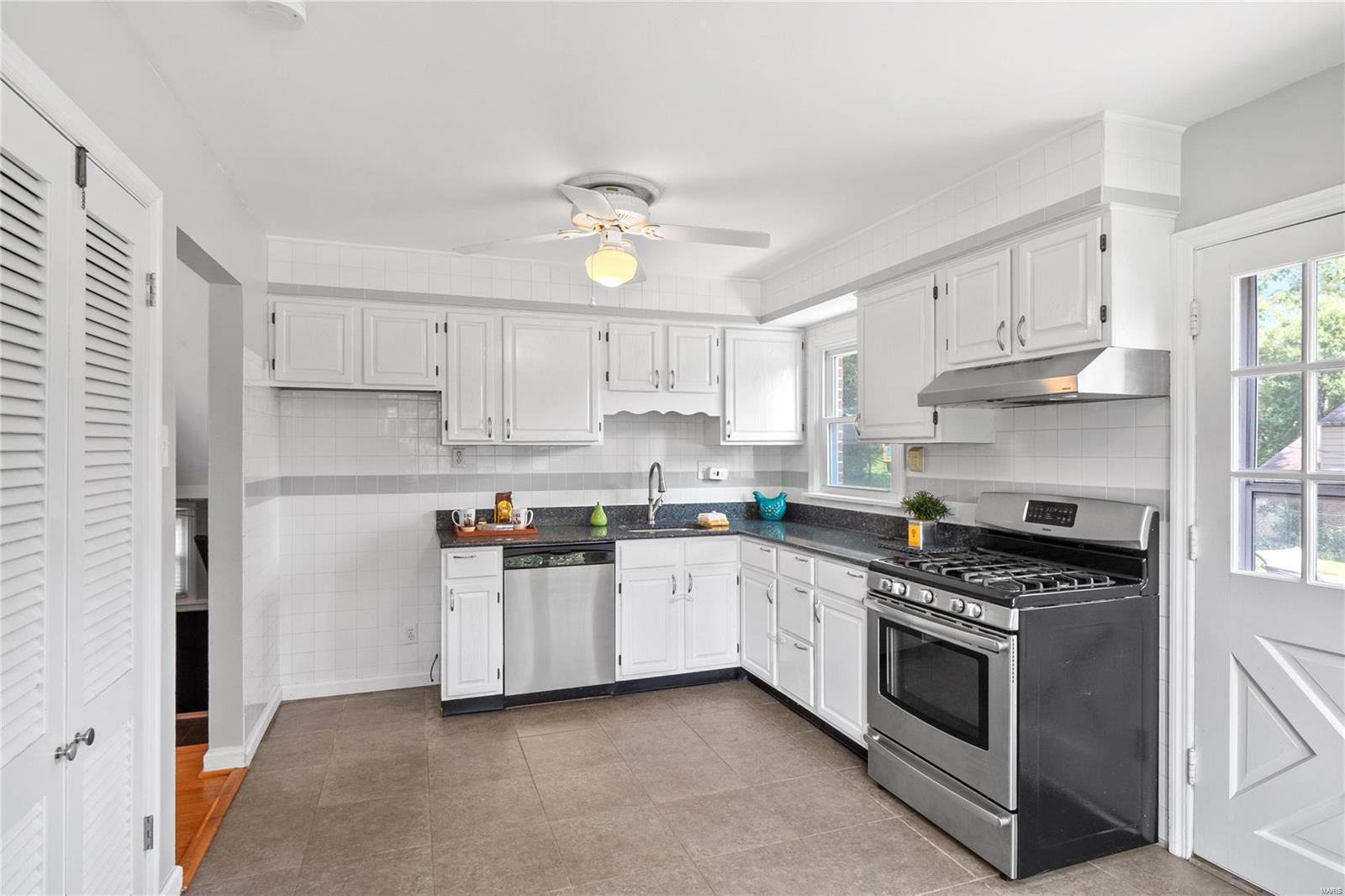 3389 Adie Road St. Ann, MO 63074 - Photo 8 of 31