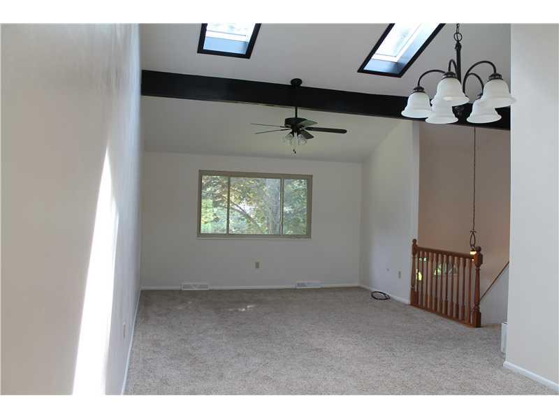 1835 Alamae Lakes Road Washington, PA 15301 - Photo 7 of 17 Living Room.