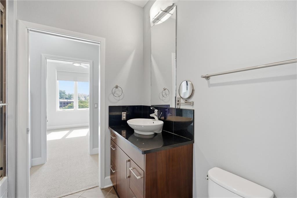 4521 Wornall Road, Unit 211 Kansas City, MO 64111 - Photo 26 of 41