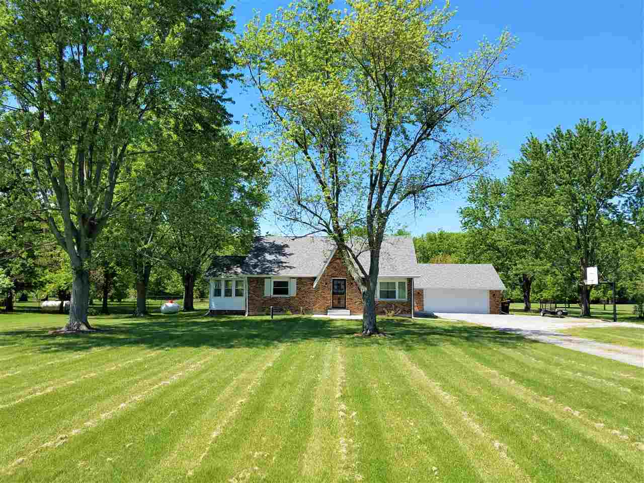 10818 Marion Center Road Fort Wayne, IN 46816 - Photo 1 of 27