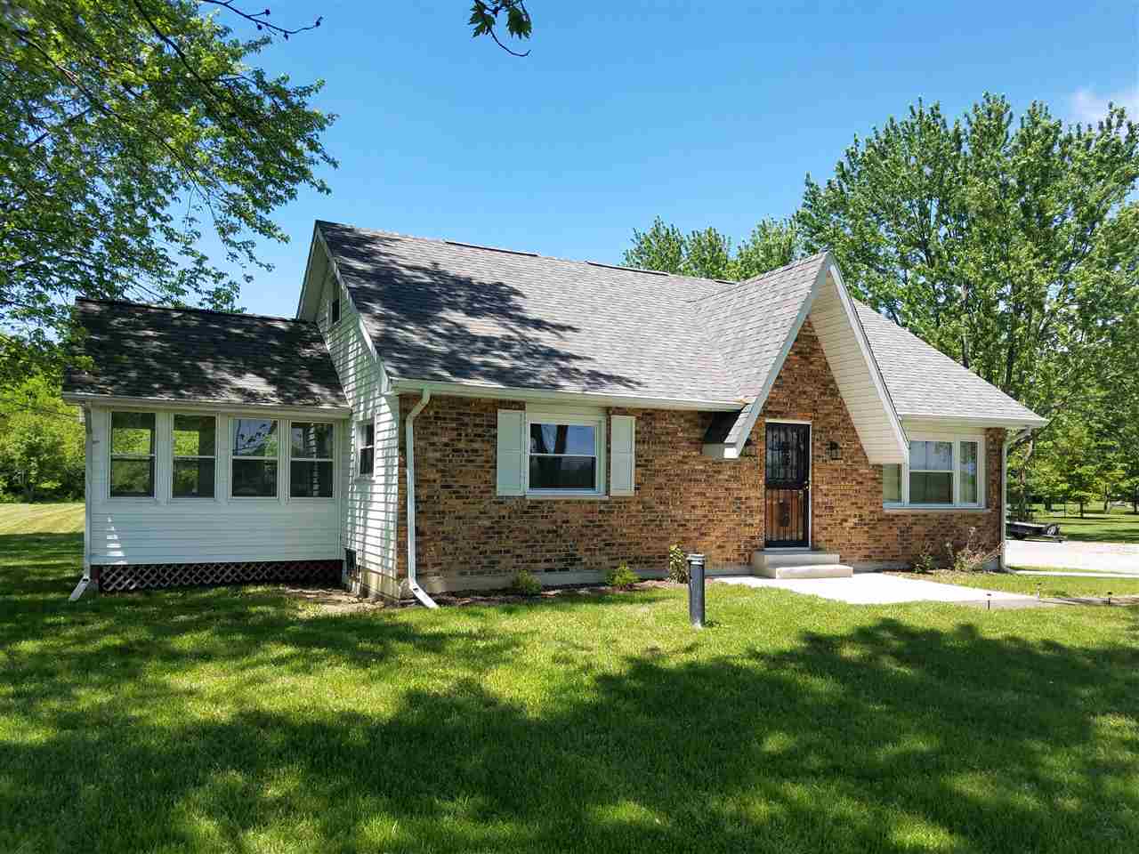 10818 Marion Center Road Fort Wayne, IN 46816 - Photo 3 of 27