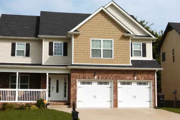 $2,400 | 2469 Senseney Drive, Clarksville, TN 37042