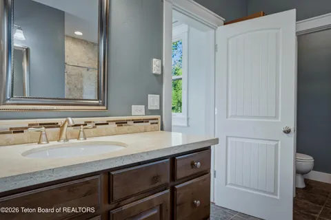 $865,000 | 216 Columbine Street, Alpine, WY 83128