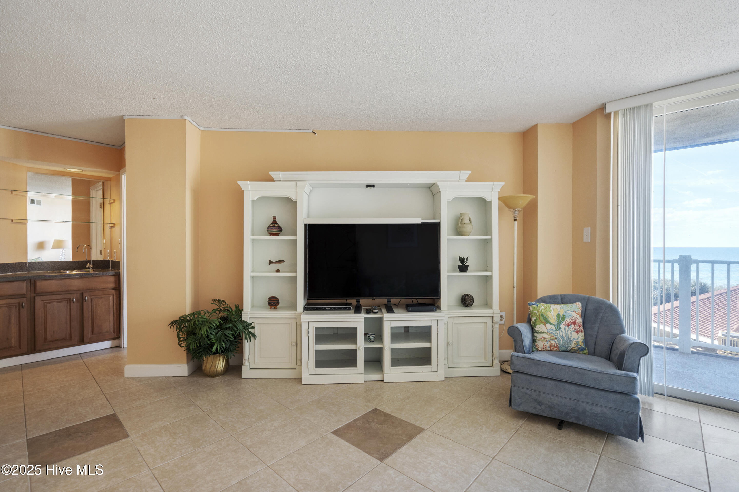 2000 New River Inlet Road, Unit 2304 North Topsail Beach, NC 28460 - Photo 2 of 40 Living Room