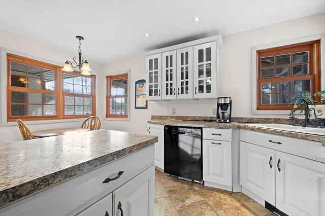 $650,000 | 34240 Park Trail, Center City, MN 55012