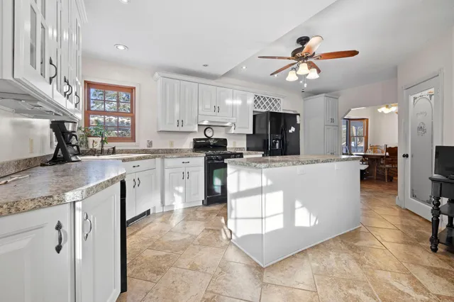 $650,000 | 34240 Park Trail, Center City, MN 55012