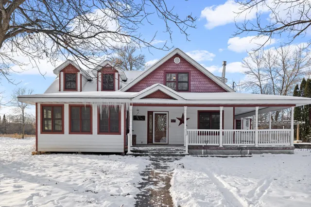 $650,000 | 34240 Park Trail, Center City, MN 55012