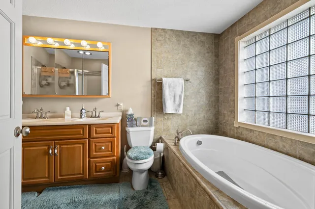 $650,000 | 34240 Park Trail, Center City, MN 55012