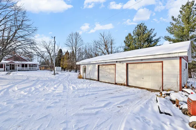 $650,000 | 34240 Park Trail, Center City, MN 55012