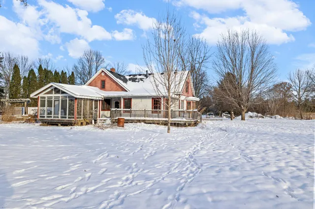 $650,000 | 34240 Park Trail, Center City, MN 55012