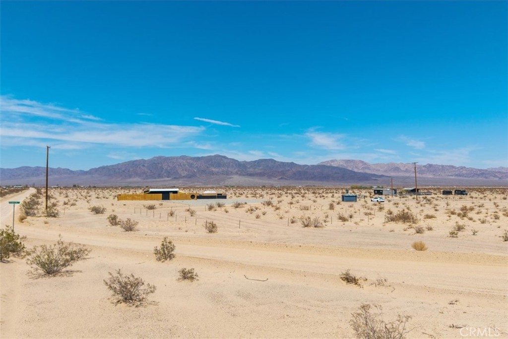 4461 Meriwether Road Twentynine Palms, CA 92277 - Photo 17 of 33
