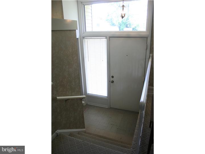 4 Green Tree Road Stratford, NJ 08084 - Photo 2 of 12 Foyer