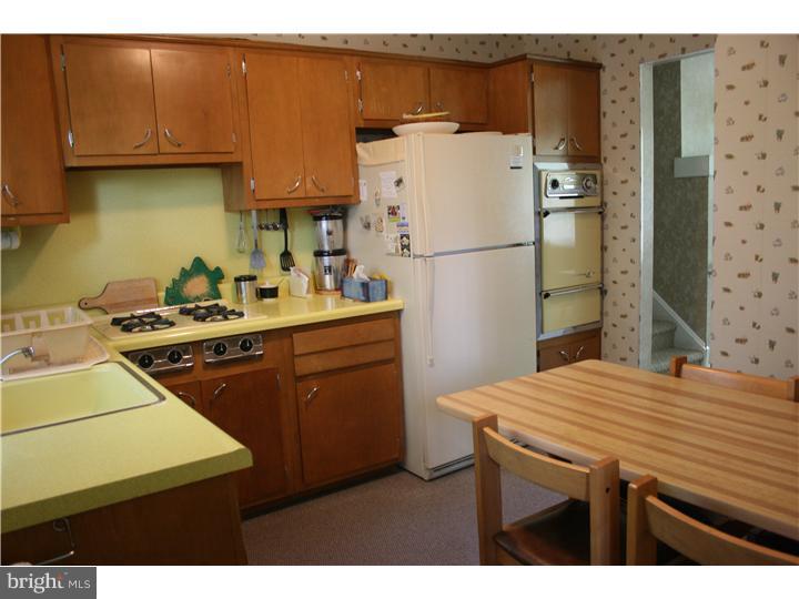 4 Green Tree Road Stratford, NJ 08084 - Photo 5 of 12 Kitchen