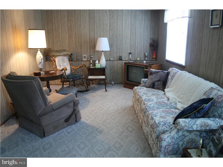 4 Green Tree Road Stratford, NJ 08084 - Photo 6 of 12 Family Room