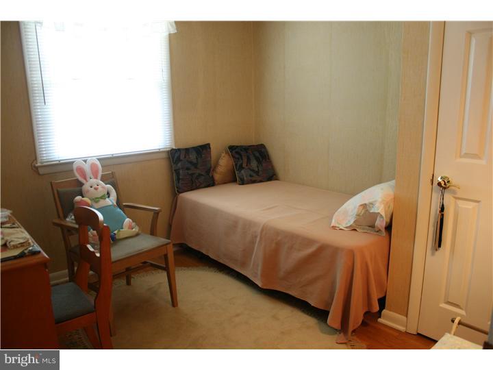 4 Green Tree Road Stratford, NJ 08084 - Photo 9 of 12 Bedroom 3