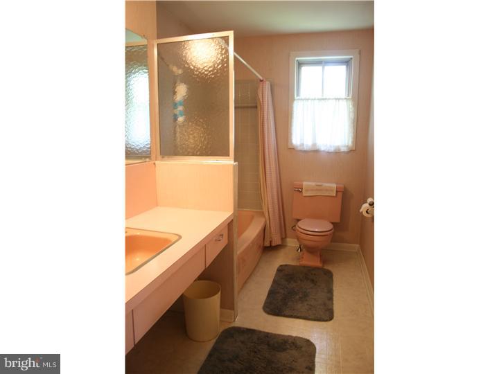 4 Green Tree Road Stratford, NJ 08084 - Photo 10 of 12 Bathroom