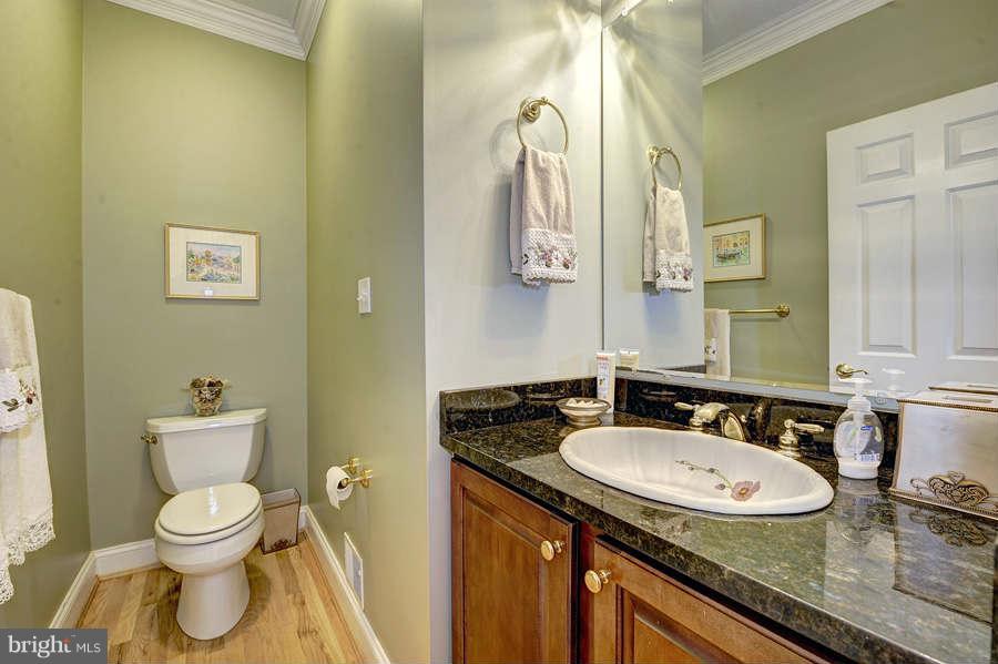 11305 South Glen Road Potomac, MD 20854 - Photo 13 of 30 Powder Room