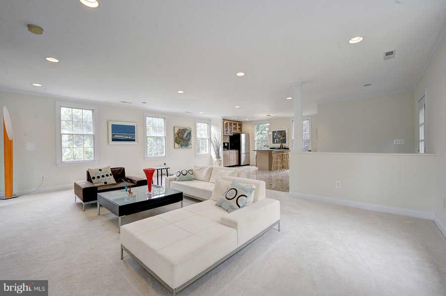 11305 South Glen Road Potomac, MD 20854 - Photo 25 of 30 Guest House Main Level