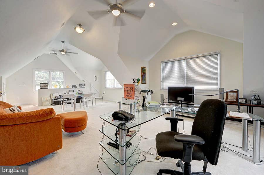 11305 South Glen Road Potomac, MD 20854 - Photo 27 of 30 Guest House Upper Level