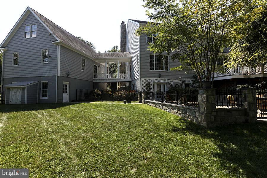 11305 South Glen Road Potomac, MD 20854 - Photo 29 of 30 Breezeway to Carriage House