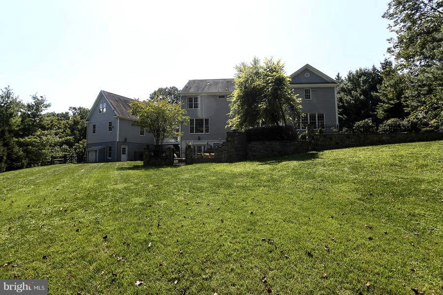 11305 South Glen Road Potomac, MD 20854 - Photo 30 of 30 Exterior (Rear)