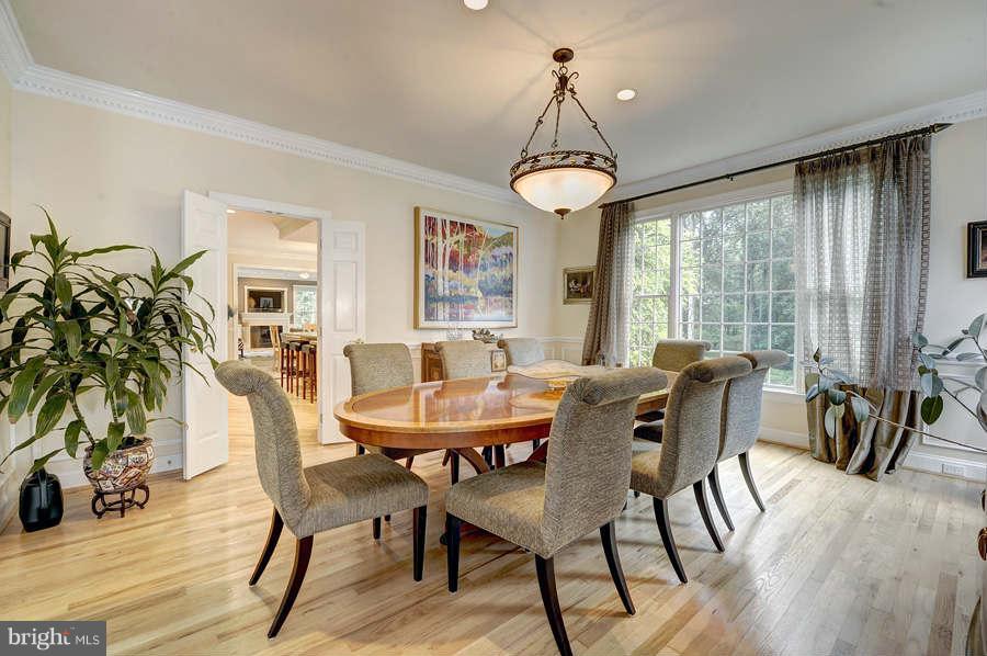 11305 South Glen Road Potomac, MD 20854 - Photo 4 of 30 Dining Room