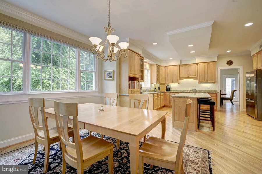 11305 South Glen Road Potomac, MD 20854 - Photo 7 of 30 Breakfast Room